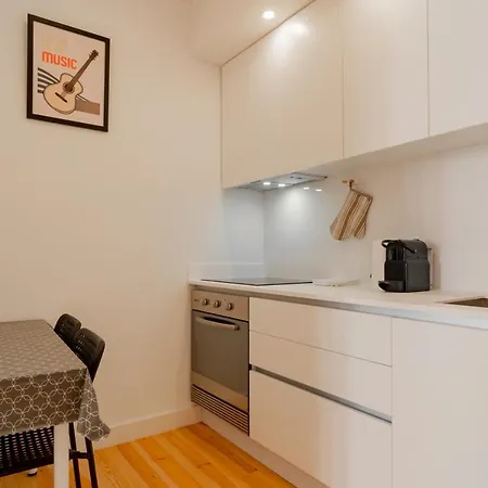 Charming Santos W/ Patio By Lovelystay Apartment Lisbon