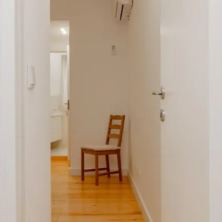 Charming Santos W/ Patio By Lovelystay * Lisbon