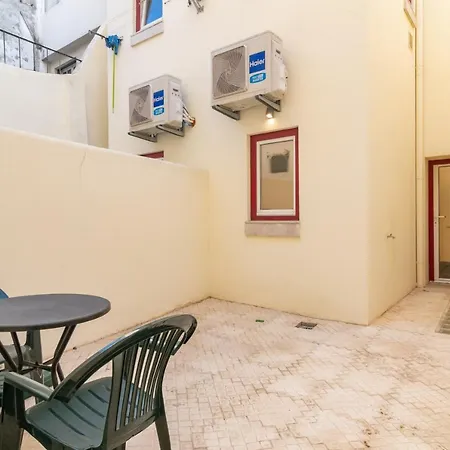 Charming Santos W/ Patio By Lovelystay Appartement Lisboa